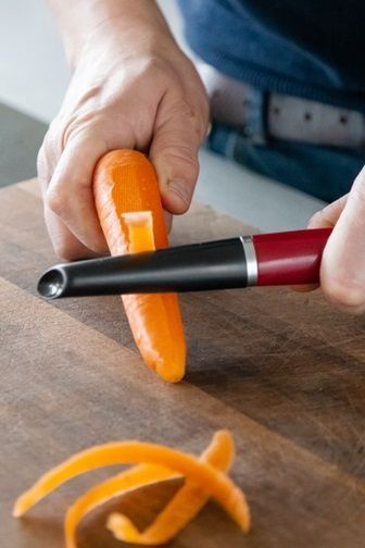 Овочечистка вертикальна KitchenAid Coreline KAG112OHERE 21.9 см червона 5088275 фото